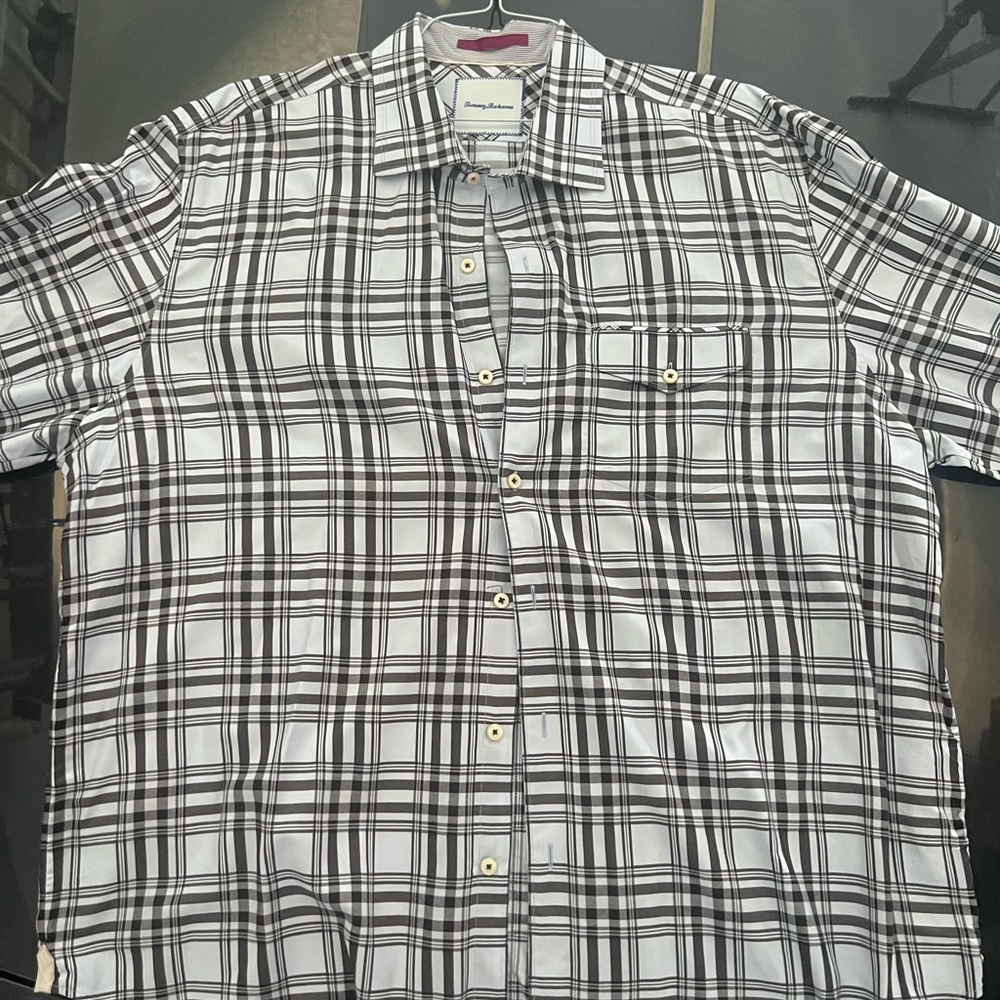 Great looking classic plaid men’s Tommy Bahama